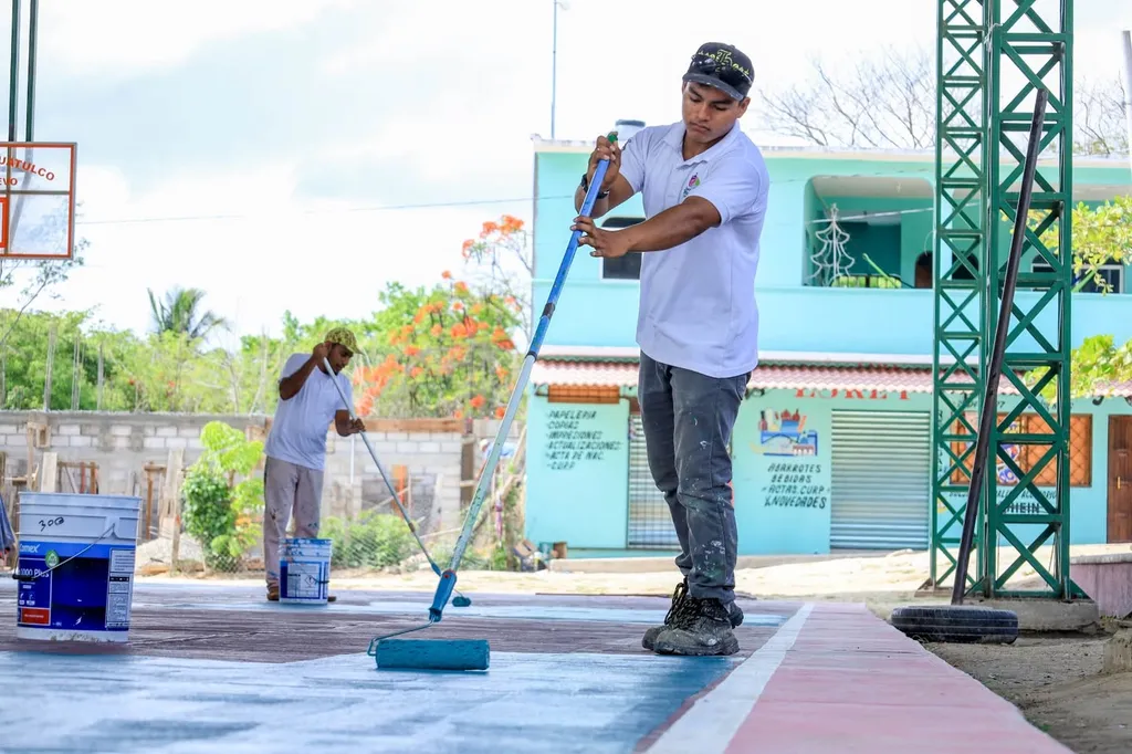 Imagen de Painting Rehabilitation in Barrio Nuevo Multi-Use Court