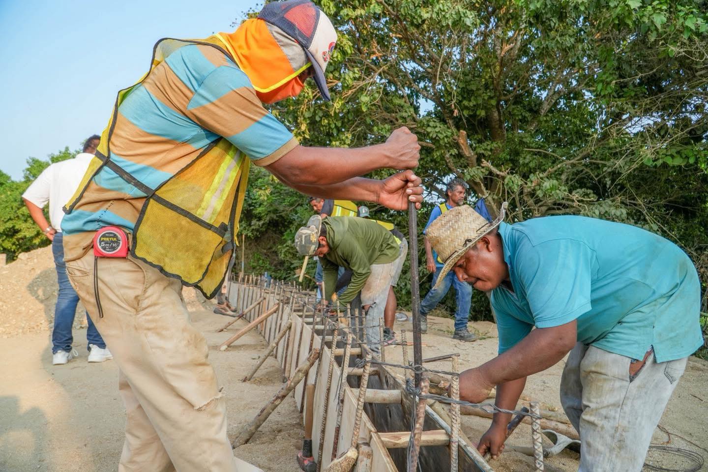 Paving in Bajos de Coyula