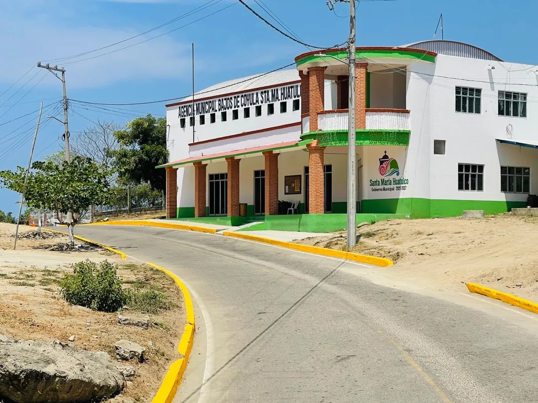  Más limpieza y mejor imagen para la Agencia Municipal de Bajos de Coyula