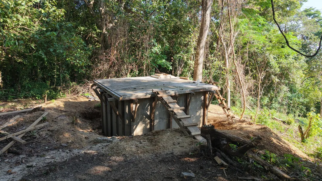 Construyendo tanque de agua en Xúchitl Alto