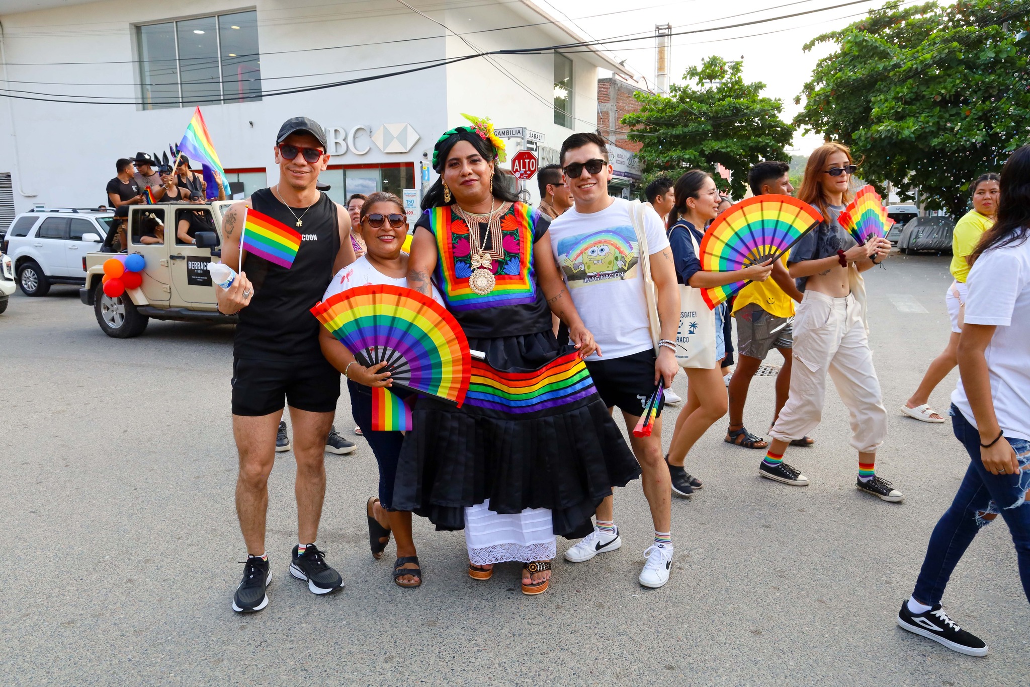 Celebrando la Sexta Marcha del Orgullo LGBTTTIQA+ en Huatulco 