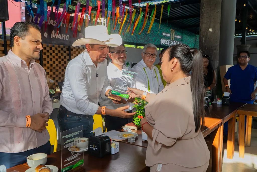 Huatulco Recognizes and Celebrates Nursing Staff