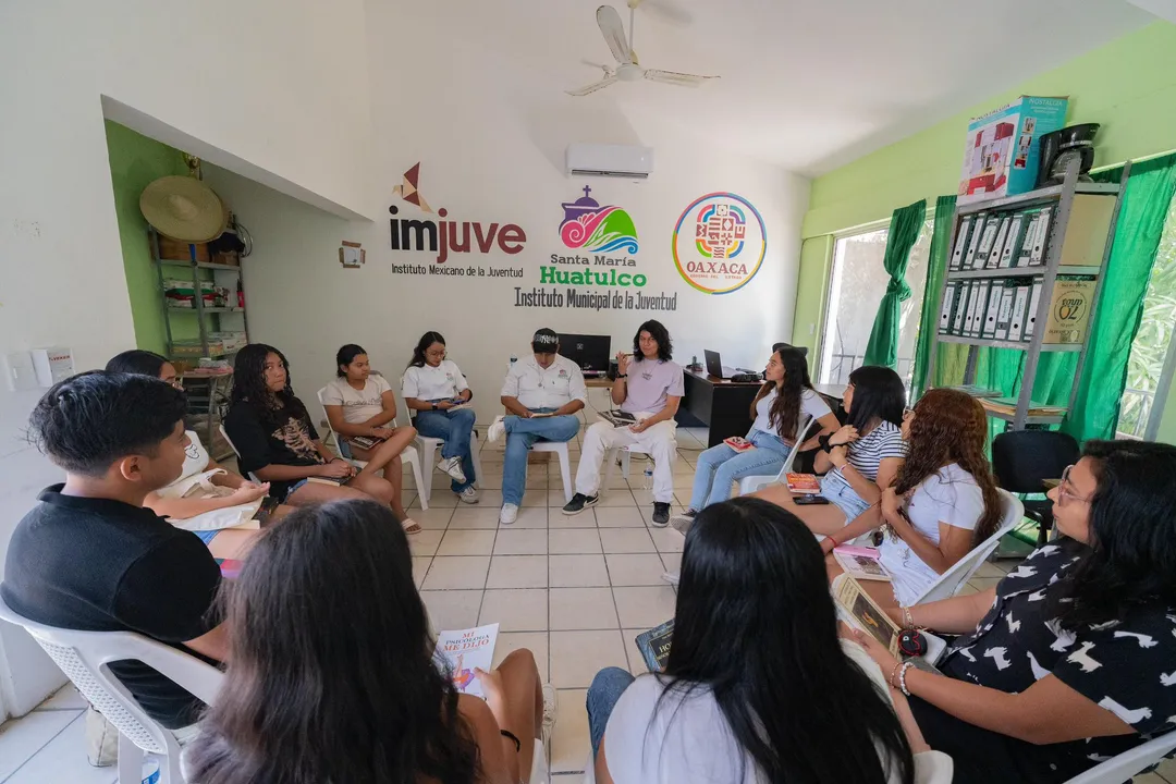 Spaces for Youth: Reading Circle at IMJUVE Huatulco