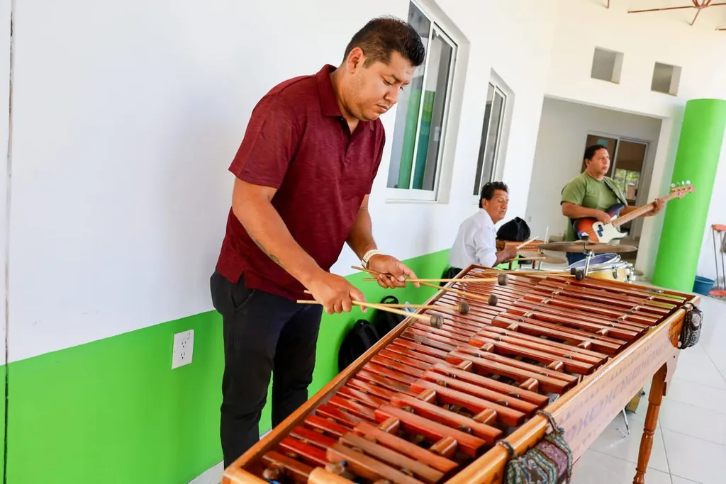 Juntos impulsamos a los músicos huatulqueños