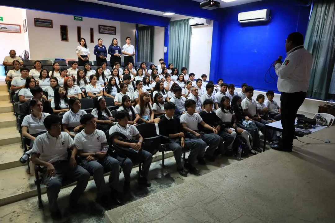 Impulsando acciones de concientización sobre violencia digital en CBTis N°231 de Santa María Huatulco