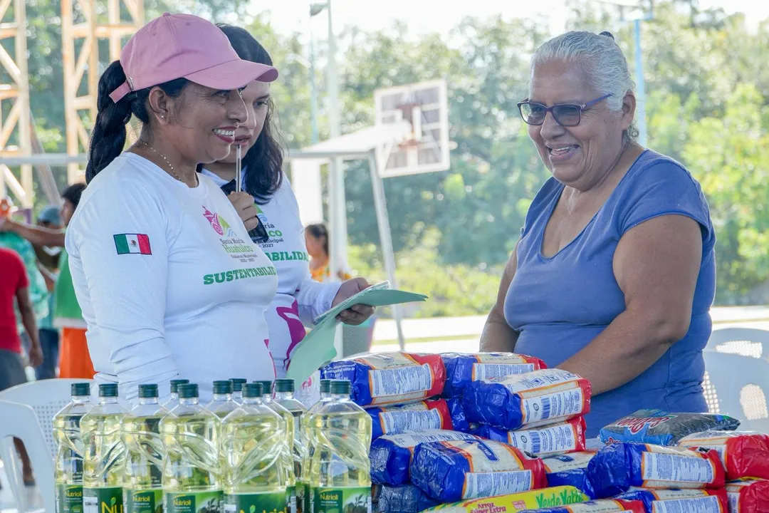 Santa María Huatulco: Community Circular Market