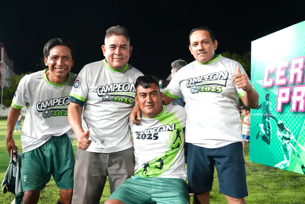 Imagen de ¡La pasión del fútbol brilló en la final de la categoría Veteranos Jr.! 