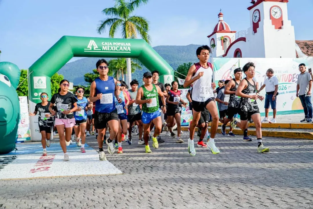 Gran participación en la Carrera Atlética del Mes de las Juventudes