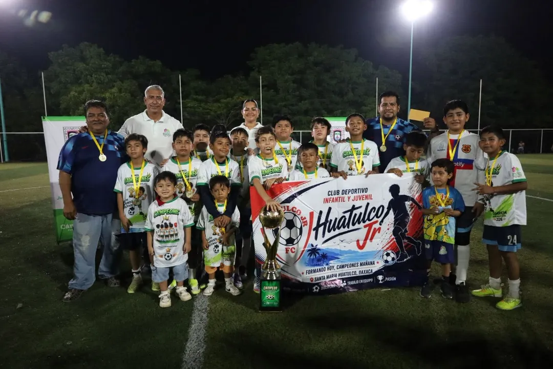 Huatulco Celebrates Its Children's Soccer Champions