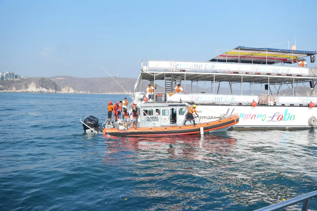 Imagen de Hydrocarbon Spill Drill Conducted in Huatulco Sea