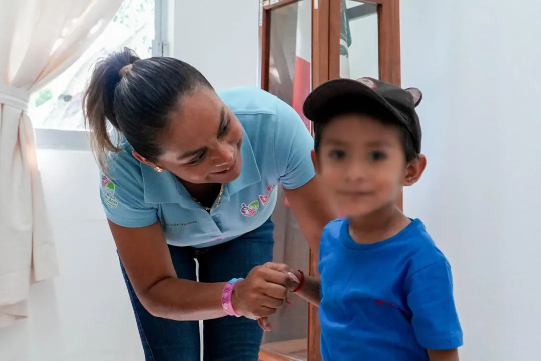Atención cercana para las familias huatulqueñas