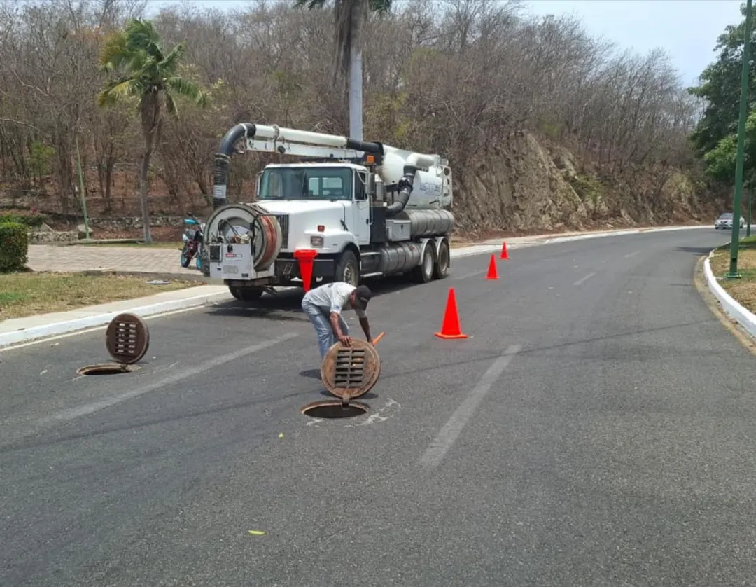 Attention to Sanitary Infrastructure in Santa Cruz Huatulco