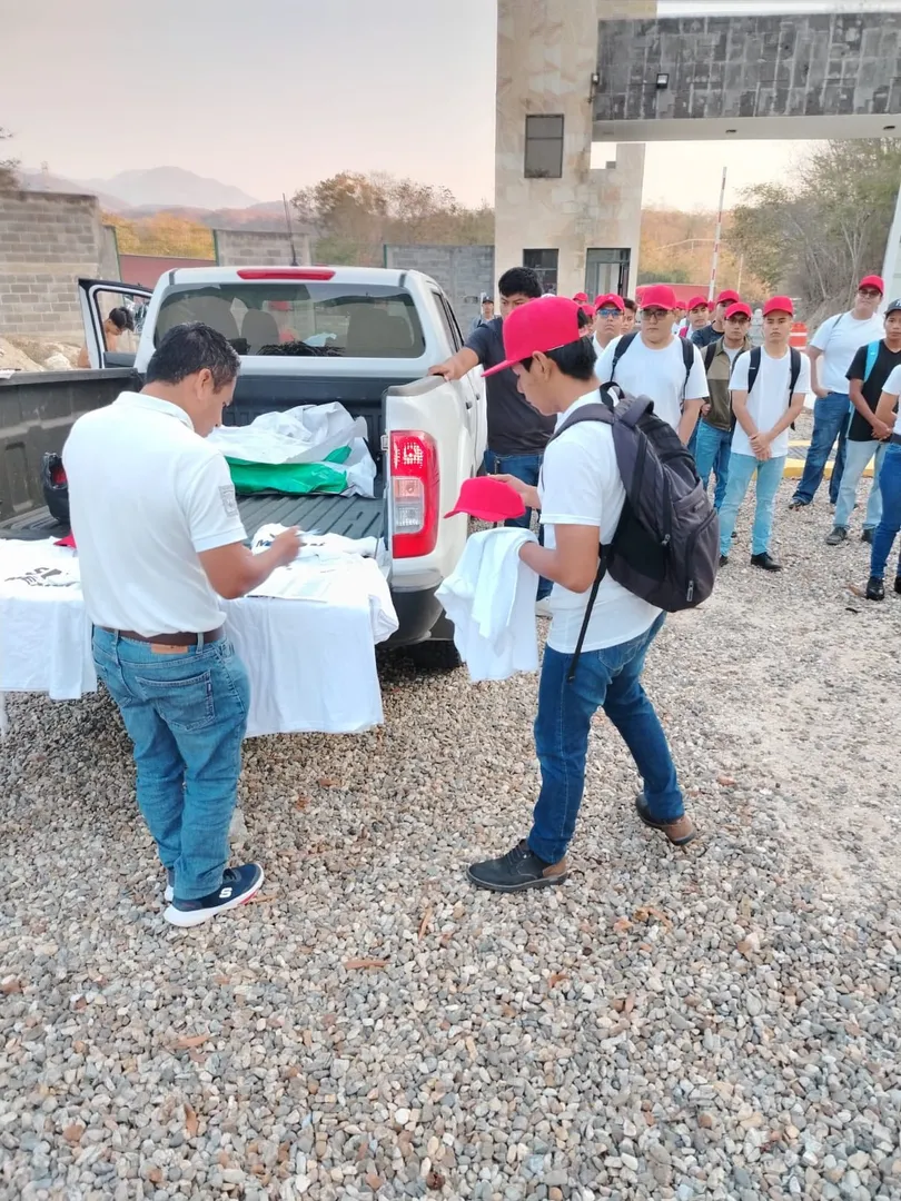Imagen de Commitment to Military Service Youth in Santa María Huatulco