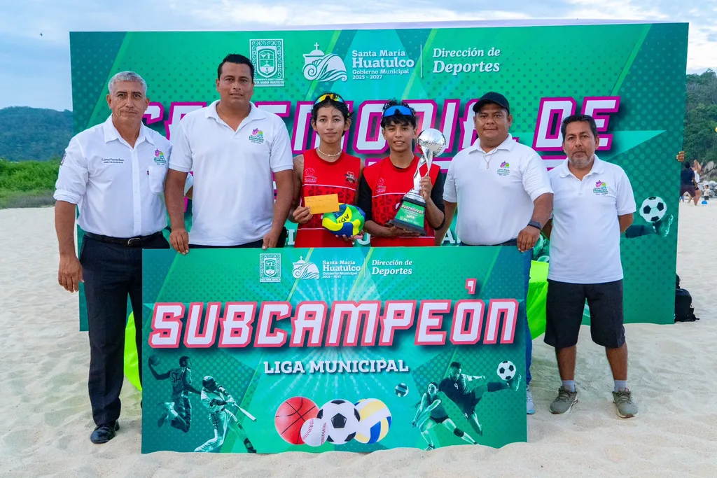 Imagen de ¡Vivimos una emocionante final de la Liga Municipal de Voleibol de Playa en la bahía Chahué! 