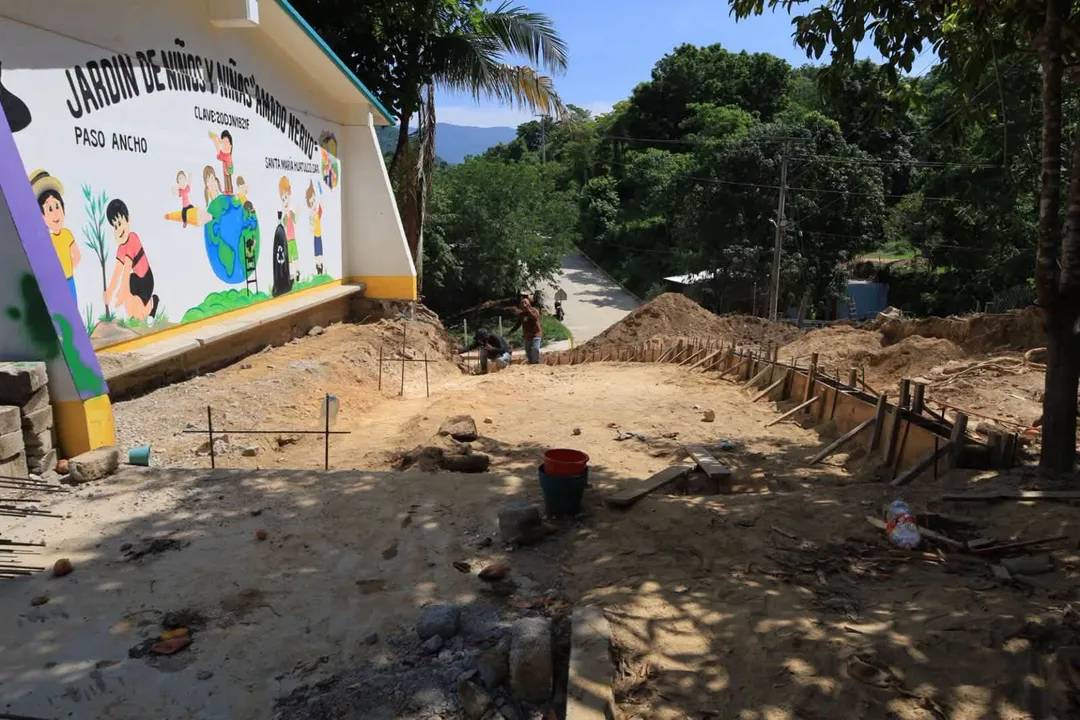 Construction Begins on Access Ramp at "Amado Nervo" Kindergarten in Paso Ancho, Huatulco