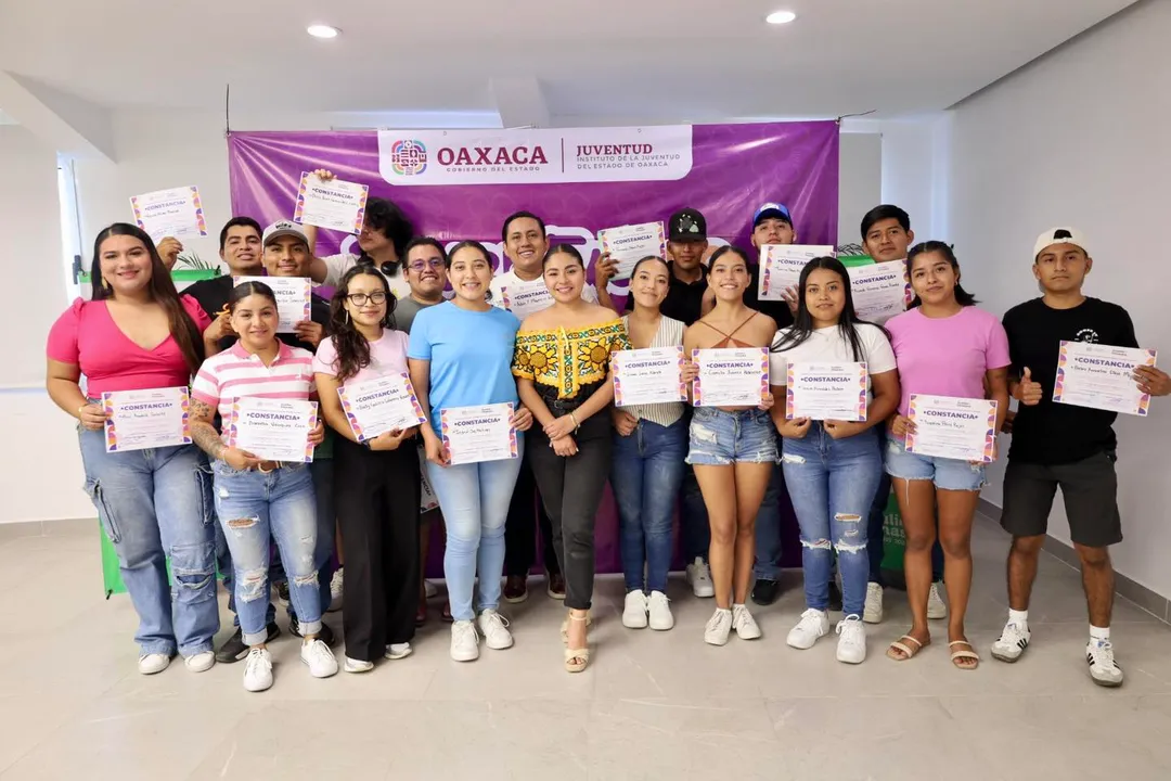 Imagen de Certificate Presentation and Oath of Office