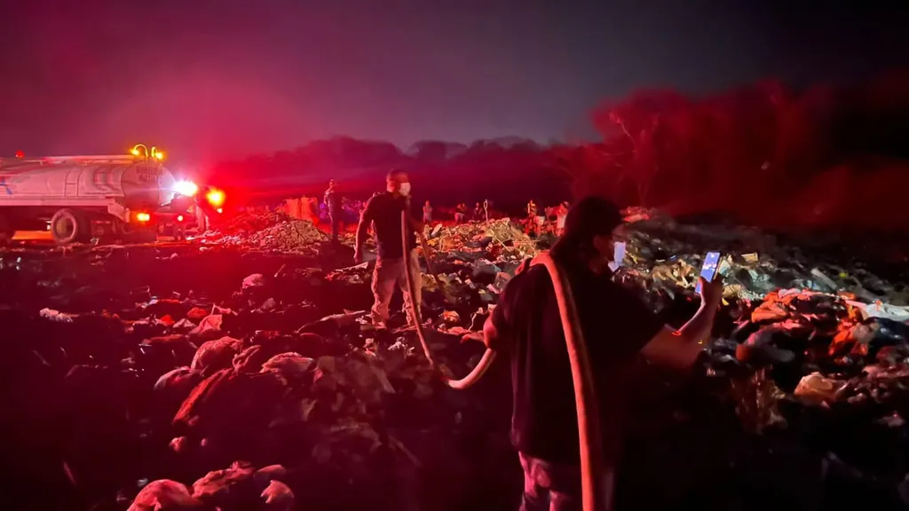 Huatulco Government Immediately Addresses Fire in Santa Cruz Huatulco Landfill