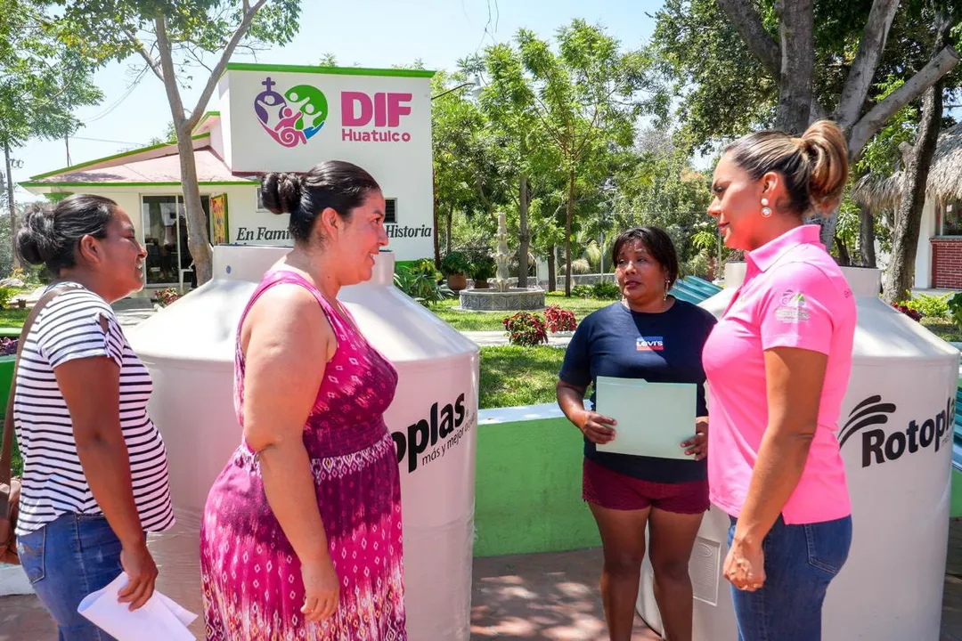 Imagen de Support Programs Strengthen the Well-being of Huatulco Families