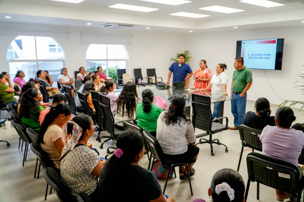 Training for Health Assistants in Santa María Huatulco
