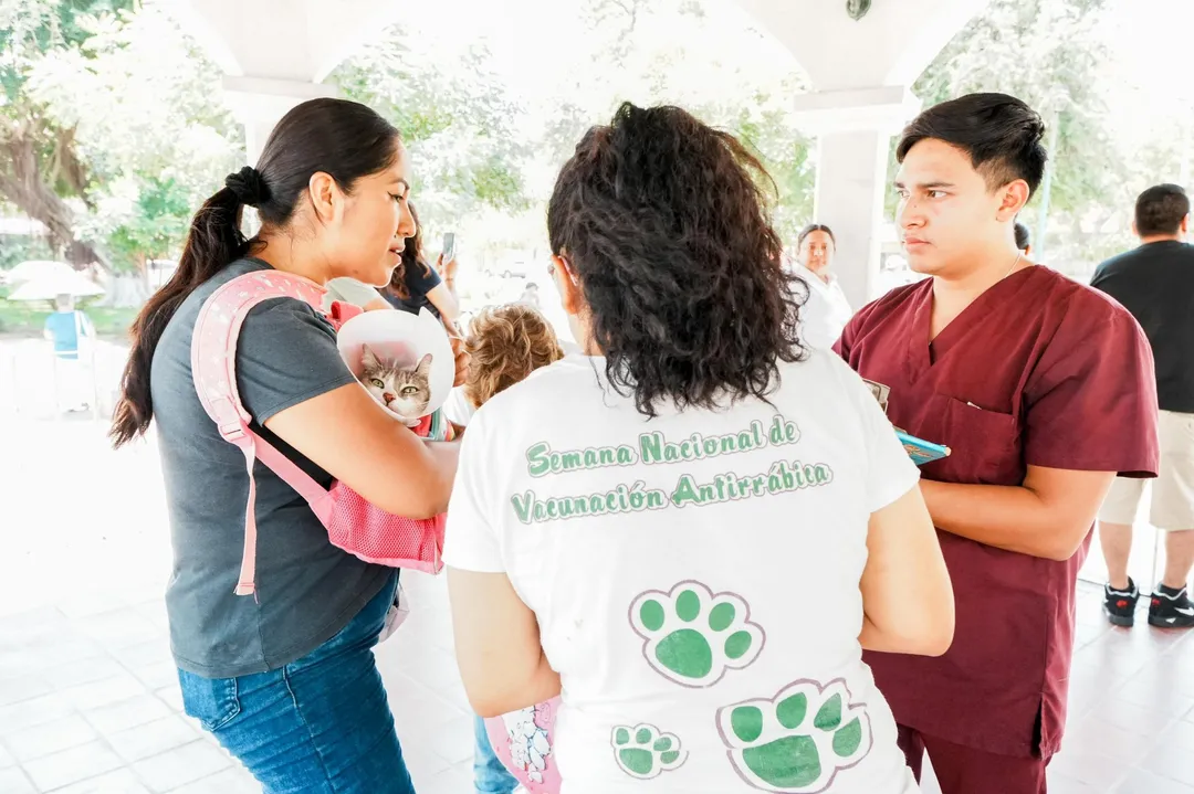 Campaña Antirrábica en el Parque Central La Crucecita 