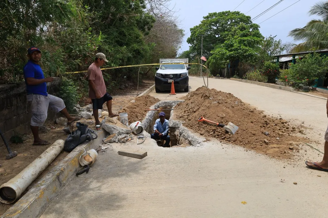 Imagen de Repair of Potable Water Line Benefits Communities in San Francisco Limoncito