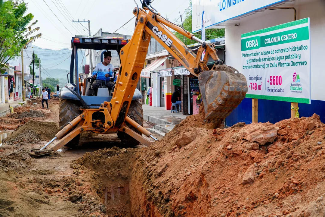 Preliminary Paving Works Continue on Vicente Guerrero Street