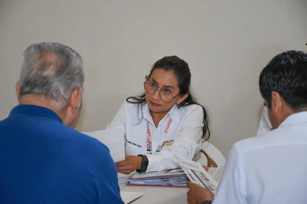 SINFRA recibe documentación para trámites de Director Responsable de Obra en Huatulco